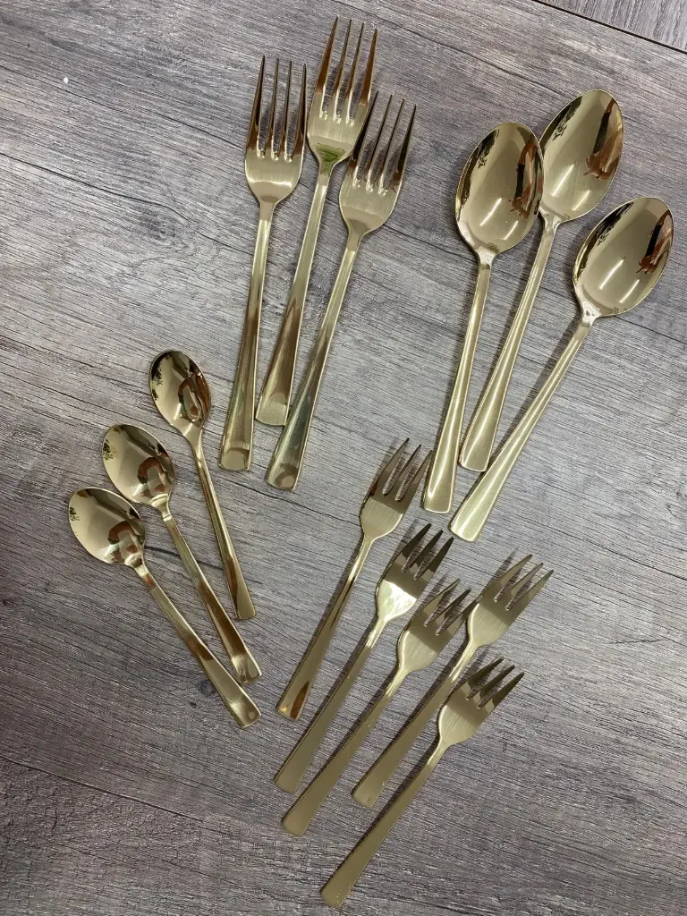 Musterbesteck  vergoldet 15 tlg. - Musterverkauf / Restposten Pinti    