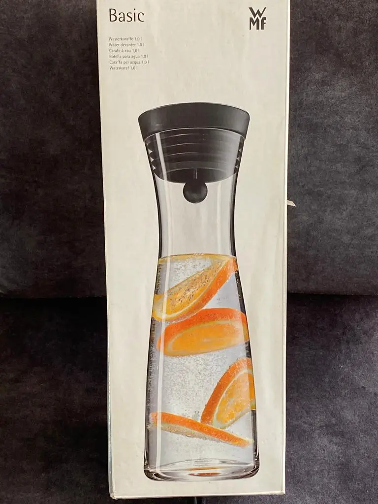 Glaskaraffe Basic 1,0 Ltr mit schwarzem Deckel WMF- Restposten 