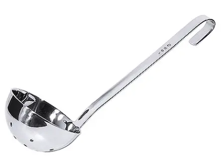 Schöpfkelle gelocht 12 cm langer Stiel